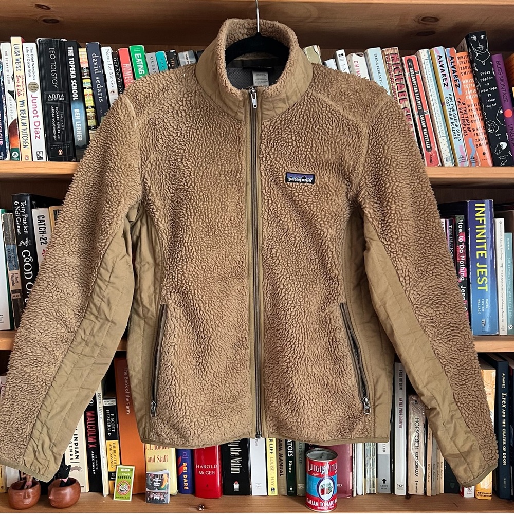 Patagonia fleece, size M, camel color
